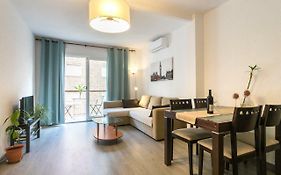 Lovely, New, Bright 3 Mins To Beach Apt 105 Sq Meters