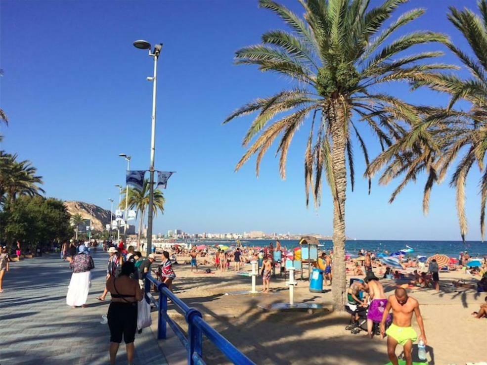 Lovely, New, Bright 3 Mins To Beach Apt 105 Sq Meters Alicante Buitenkant foto